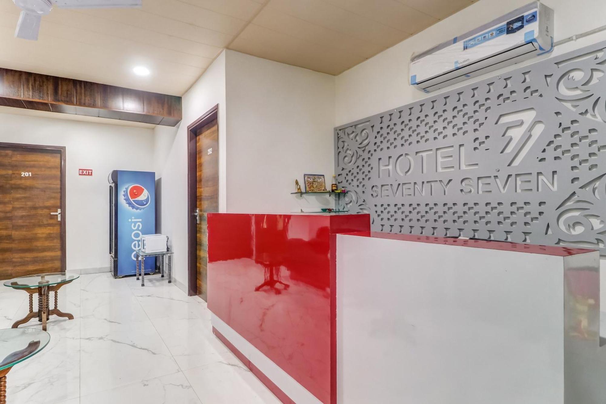 Hotel Townhouse Ludhiana Esterno foto