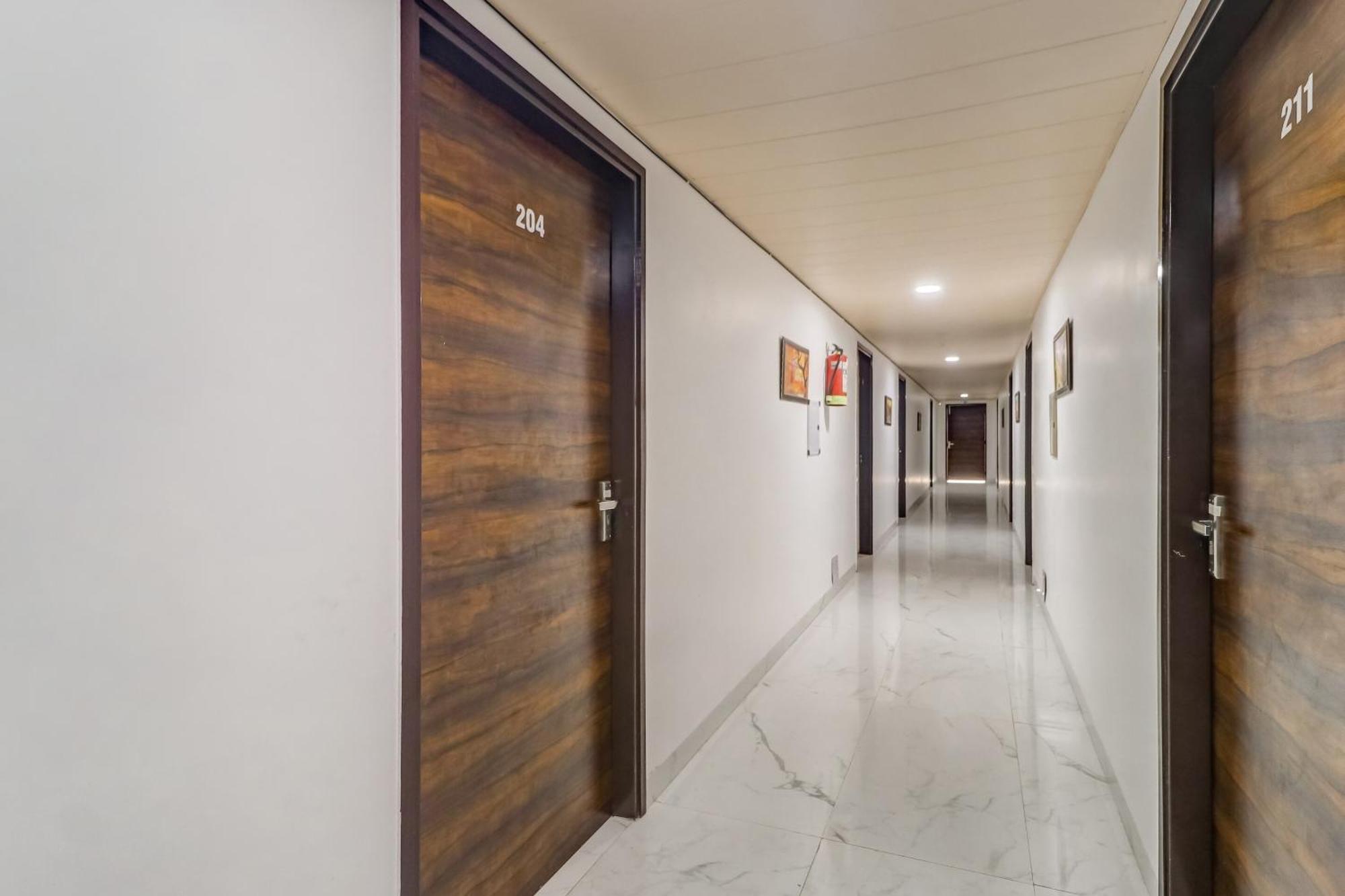 Hotel Townhouse Ludhiana Esterno foto